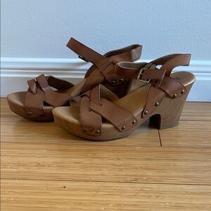 Korks Tan Leather Wedge Sandals size 8